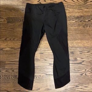 Women’s Athleta Black Cropped Leggings Ad Small
